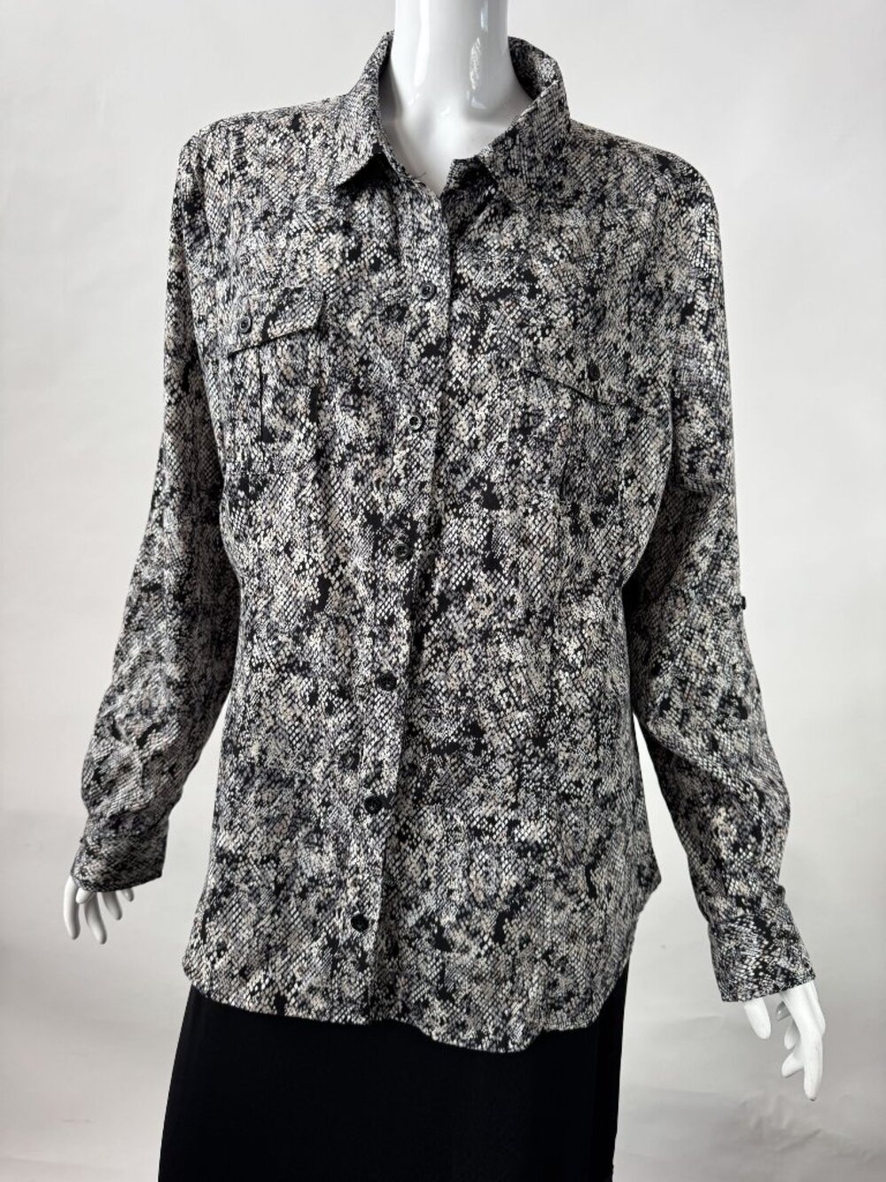 Dana Buchman XL Snake Print Button-Up Blouse Black & White Long Sleeve Lightweig